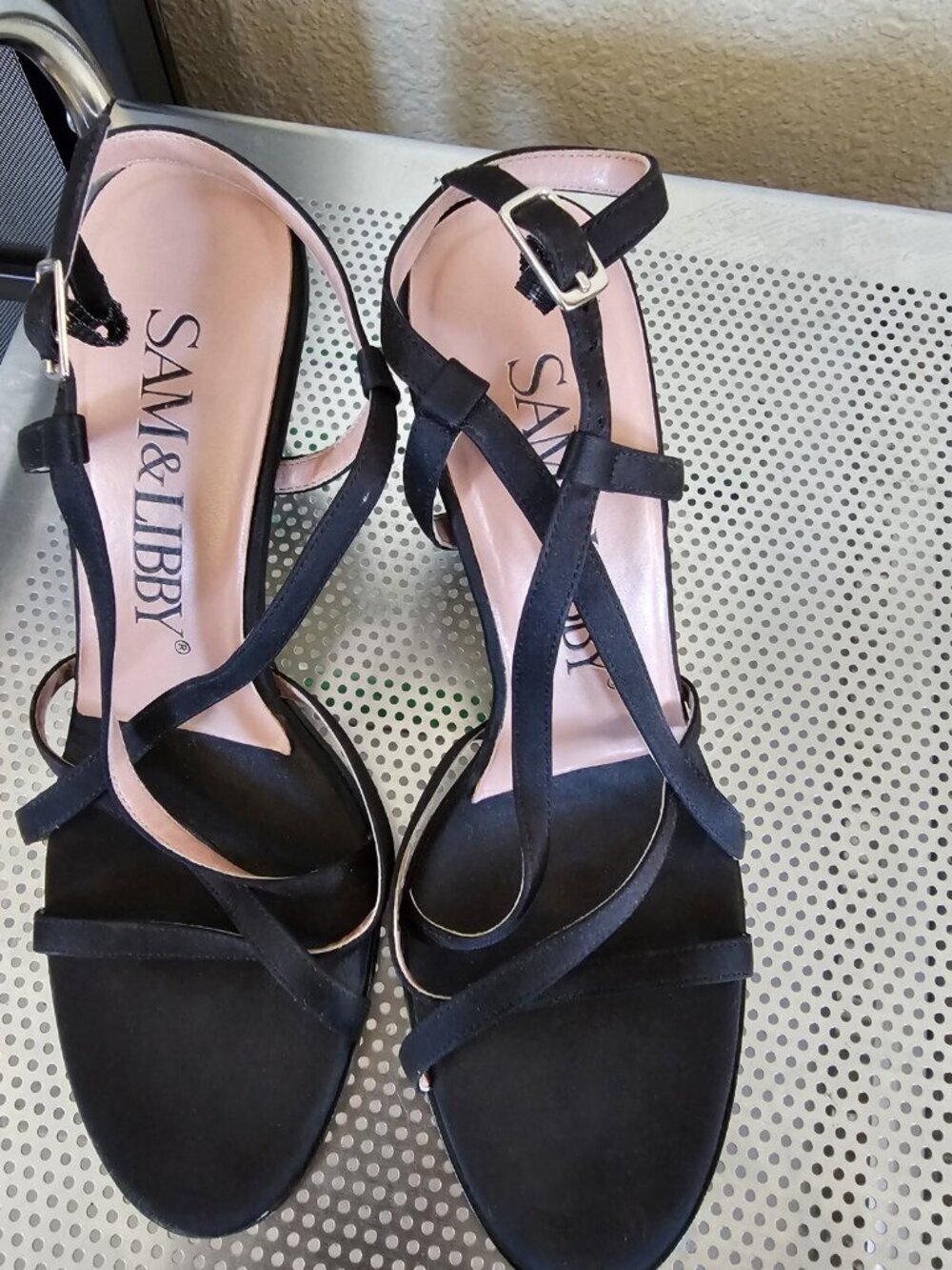 Sam & Libby Black Strappy Heels Shoes Women's Size 7.5 Open Toe - Picture 2 of 7